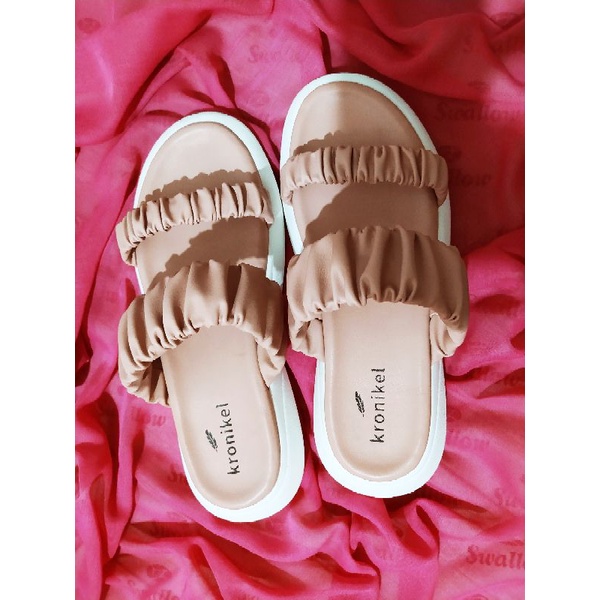 Preloved Sandal Kronikel