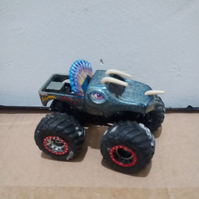 Jurassic Attack Monster Jam Loose