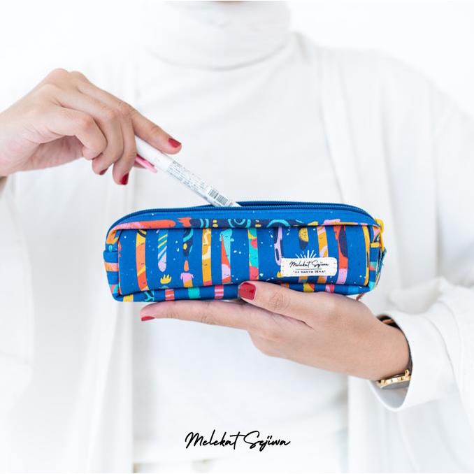 

TERMURAH Pundi Pena Melekat Sejiwa/TEMPAT PENSIL AESTHETIC/TEMPAT PENSIL ANAK PEREMPUAN/TEMPAT PENSIL LUCU/TEMPAT PENSIL 3D/TEMPAT PENSIL TRANSPARAN/TEMPAT PENSIL LUCU/TEMPAT PENSIL KOREA/TEMPAT PENSIL KAIN/TEMPAT PENSIL KALKULATOR