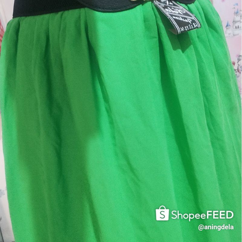 Rok lembut warna hijau