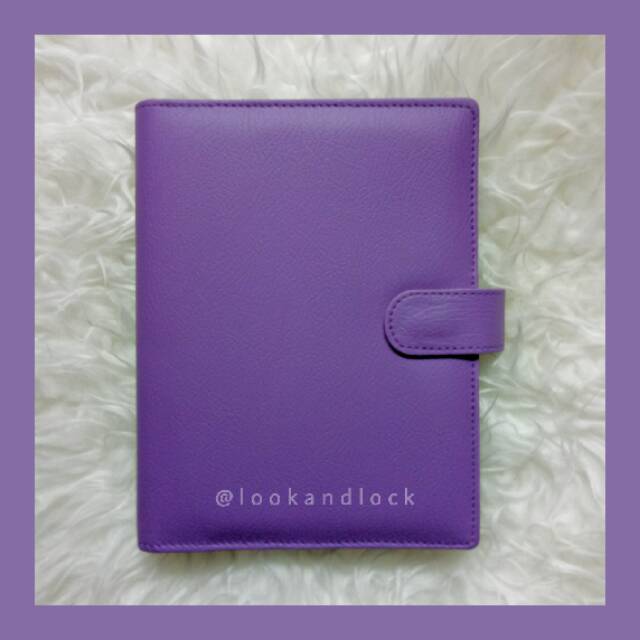 

Binder Polos Ungu Muda