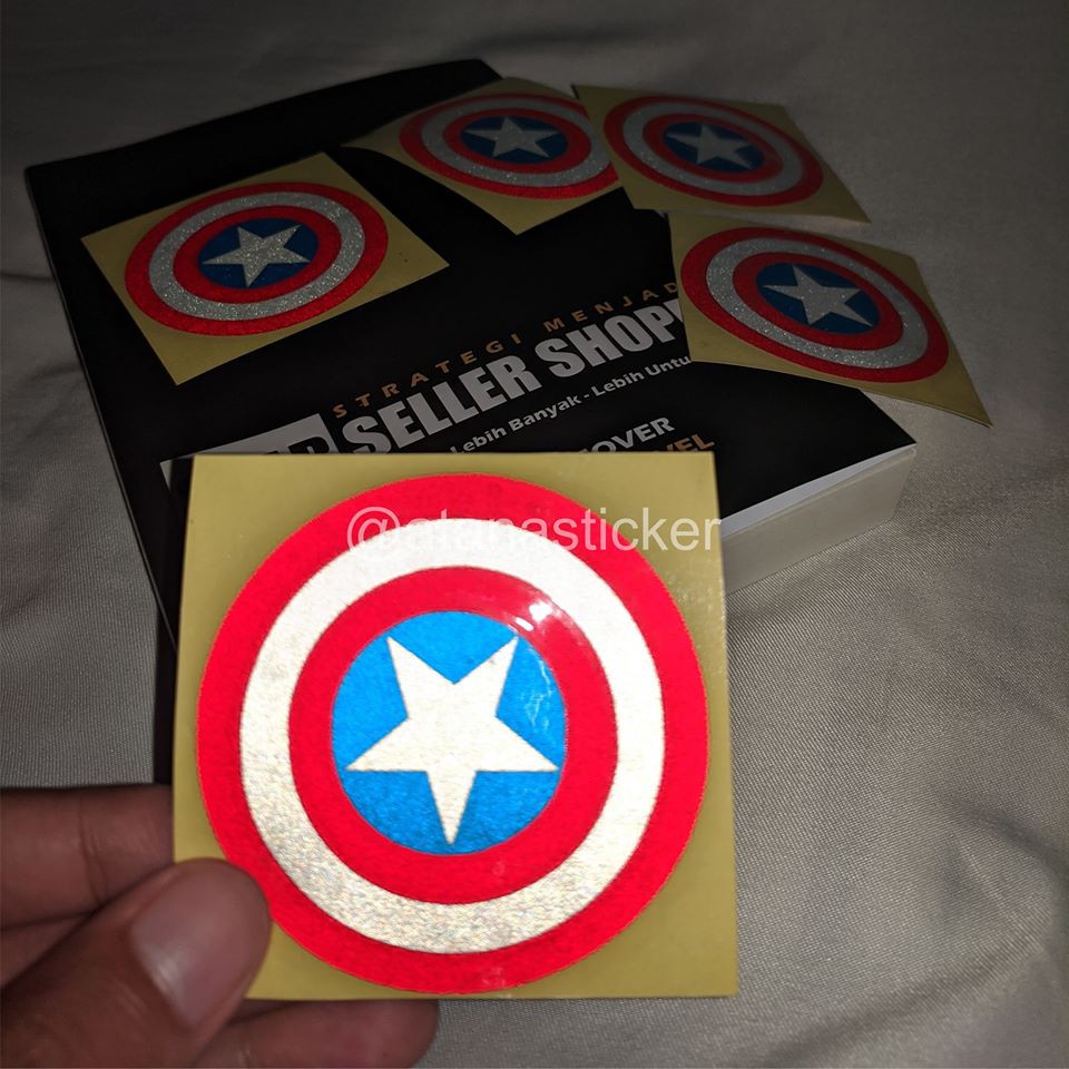 Stiker Cutting Reflective Tameng Captain America Avenger 7,5 x 7,5 cm