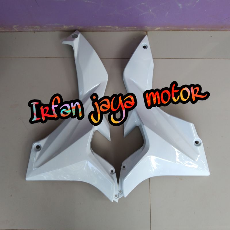 Sayap body bawah Honda Blade 110 lama putih