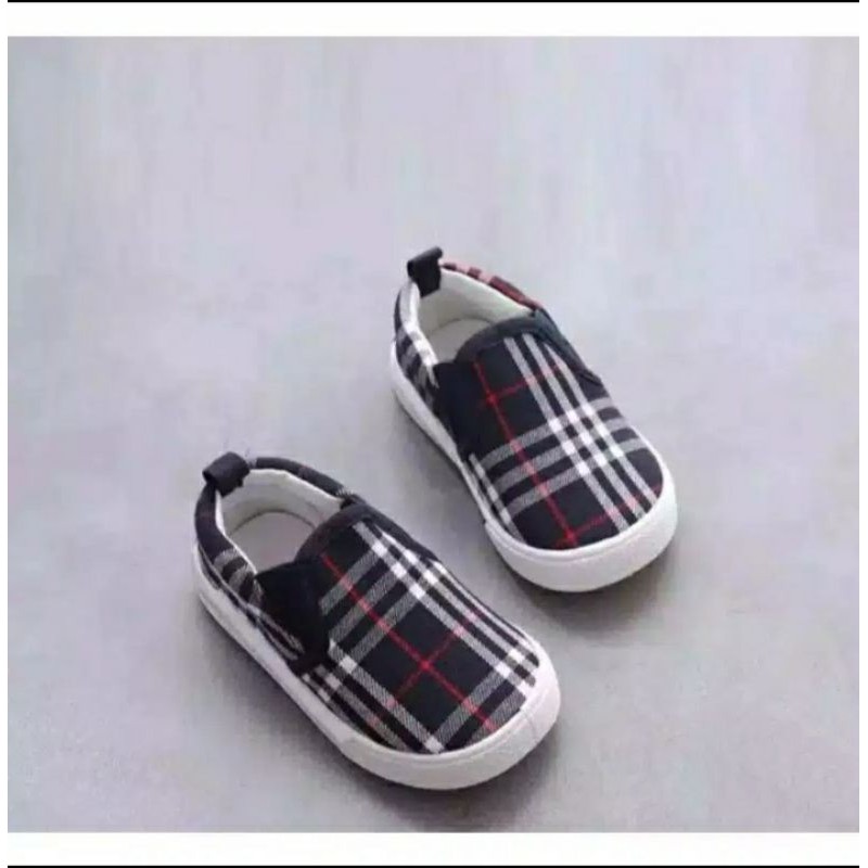 Sepatu Anak Slip On Motif Kotak-Kotak Umur 1-3 tahun