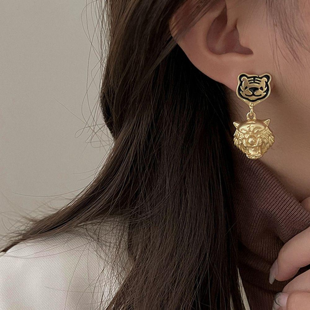 [Elegan] Stud Earring Temperamen Wanita Sederhana Korea Kartun Gadis Anting Gaya Cina