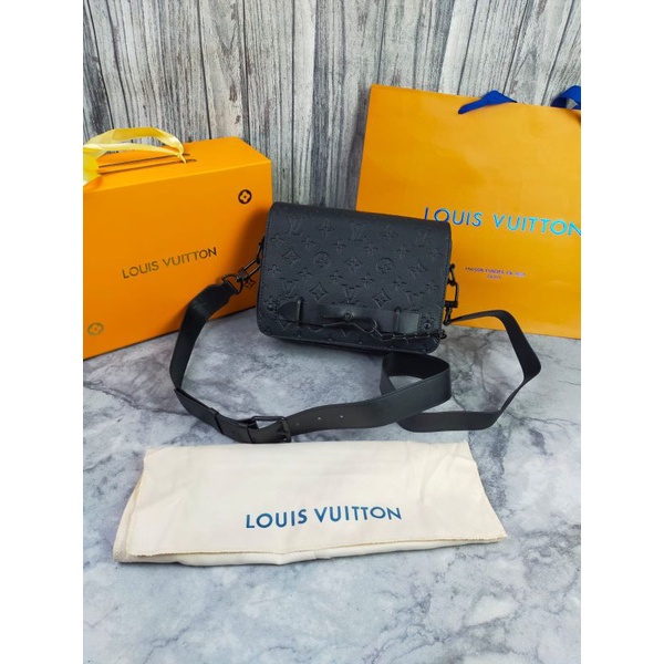 TAS SELEMPANG PRIA MESSENGER BAG LOUIS VUITTON EMBOSS