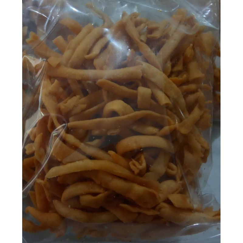 

10.000 dapet 3 bks...,kue bawang stik gurih dan enak