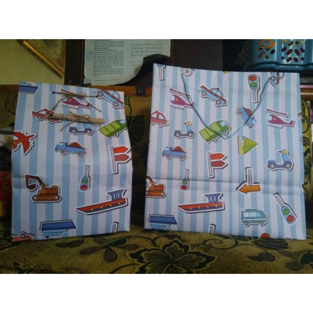

Paket bungkus kado jumbo : bungkus kado dan paper bag