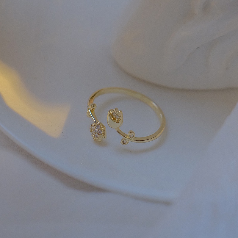 Cincin Motif Bunga Bahan Alloy Warna Emas Untuk Wanita