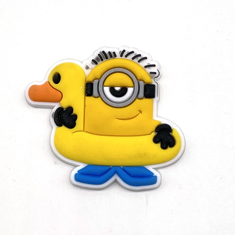 1pcs Jibbitz sendal crocs wanita charms Minions pin Aksesoris DIY Bahan Untuk Dekorasi Sepatu Hadiah crocs anak pria