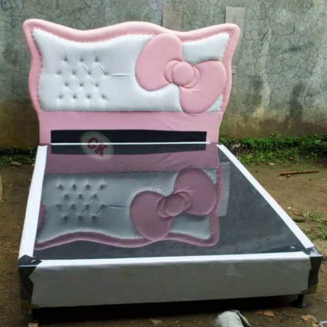 Divan hello Kitty