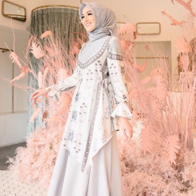 MINOR RAFFLESIA BLOUSE BY WEARING KLAMBY