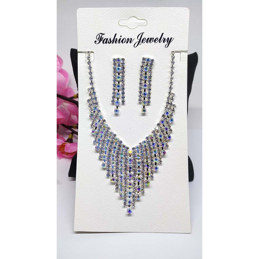 Hiasan Jilbab Pengantin / Kalung Mutiara