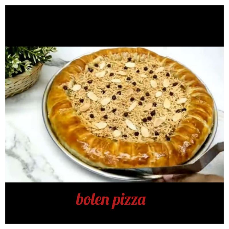 

pizza bolen Bandung ,bolen pizza bandung, banana pizza