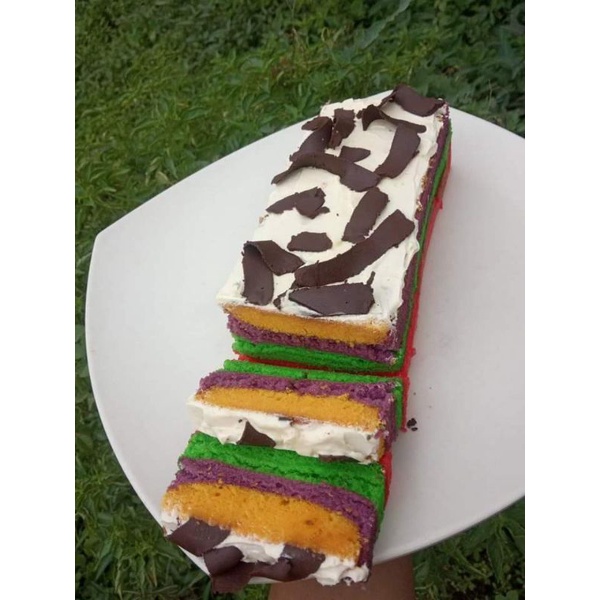 

RAINBOW CAKE