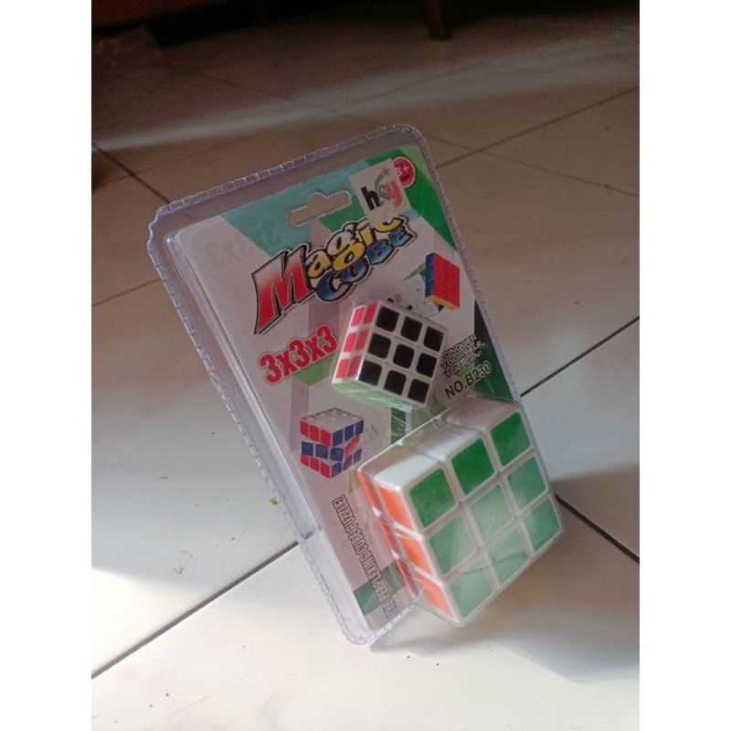 Mainan rubik 3x3 ukuran sedang / magic cubelovers + Tambahan Rubik Kecil