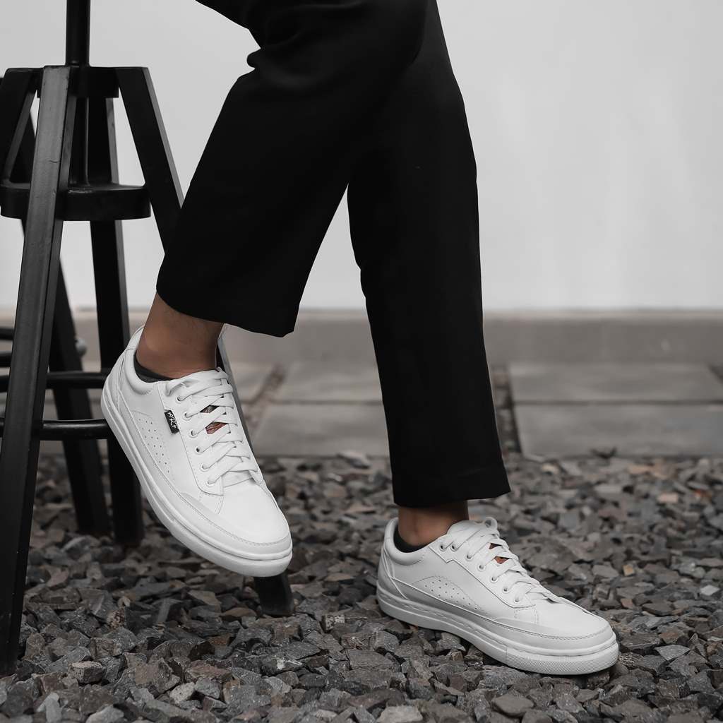 JOSE FULL WHITE ORIGINAL x ARF Sepatu Sneakers Putih Polos Pria Kets Tali Casual Jalan Santai Hangout Main Nongkrong Kondangan Sekolah Kuliah Sporty Distro Bandung Fashion Simple Sport Shoes Semi Kulit Premium Skate Footwear Keren Terbaru Kekinian Branded