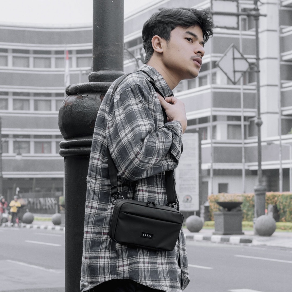 HEYRUS RUSEL I Sling Bag Aruna Lite I Clutch Bag Pria Wanita