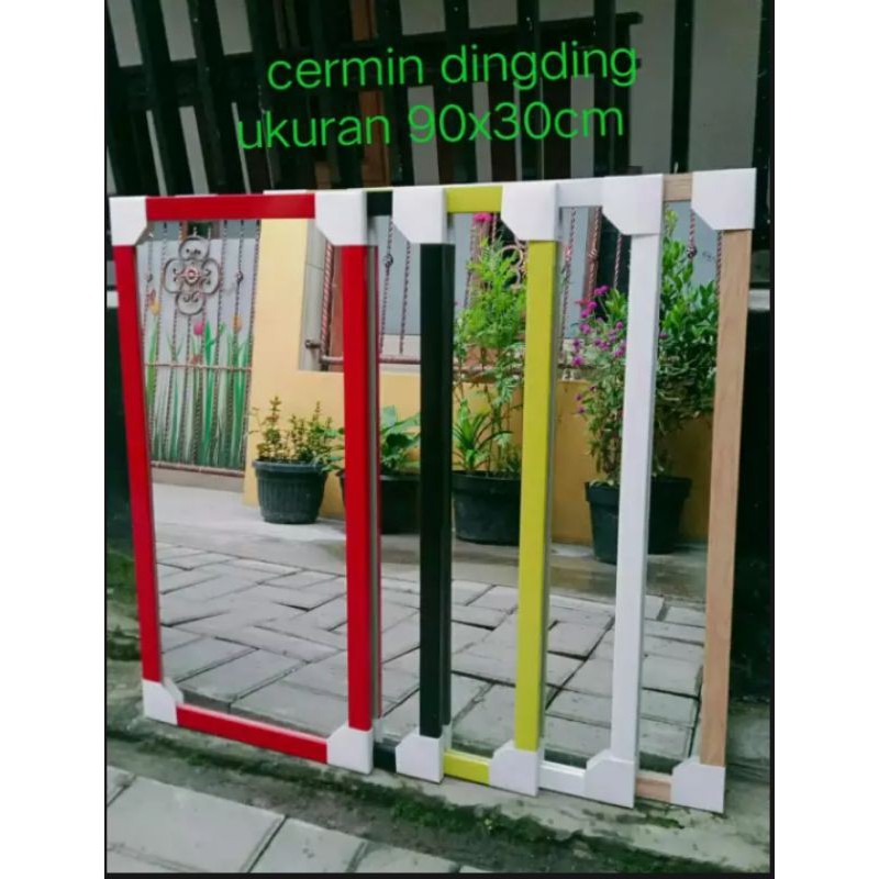 CERMIN DINDING MINIMALIS