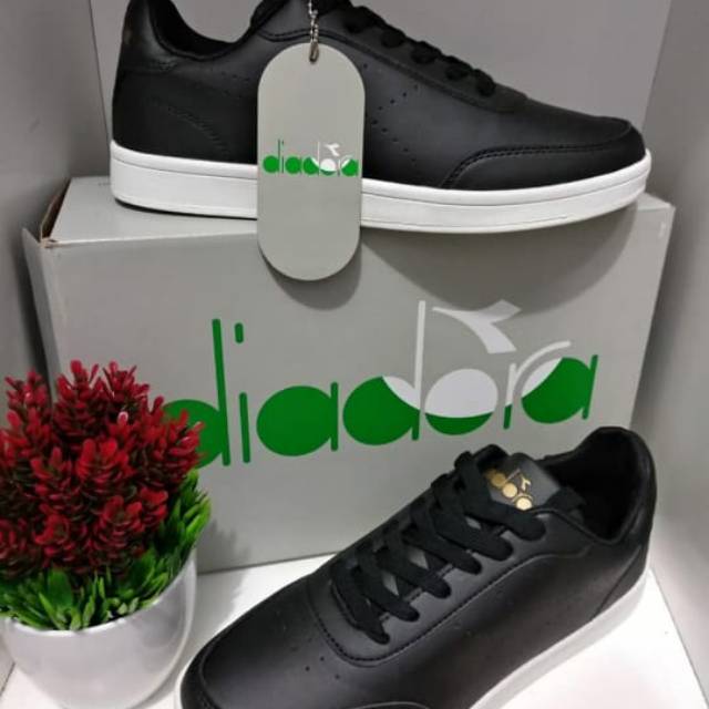 Diadora sepatu hitam