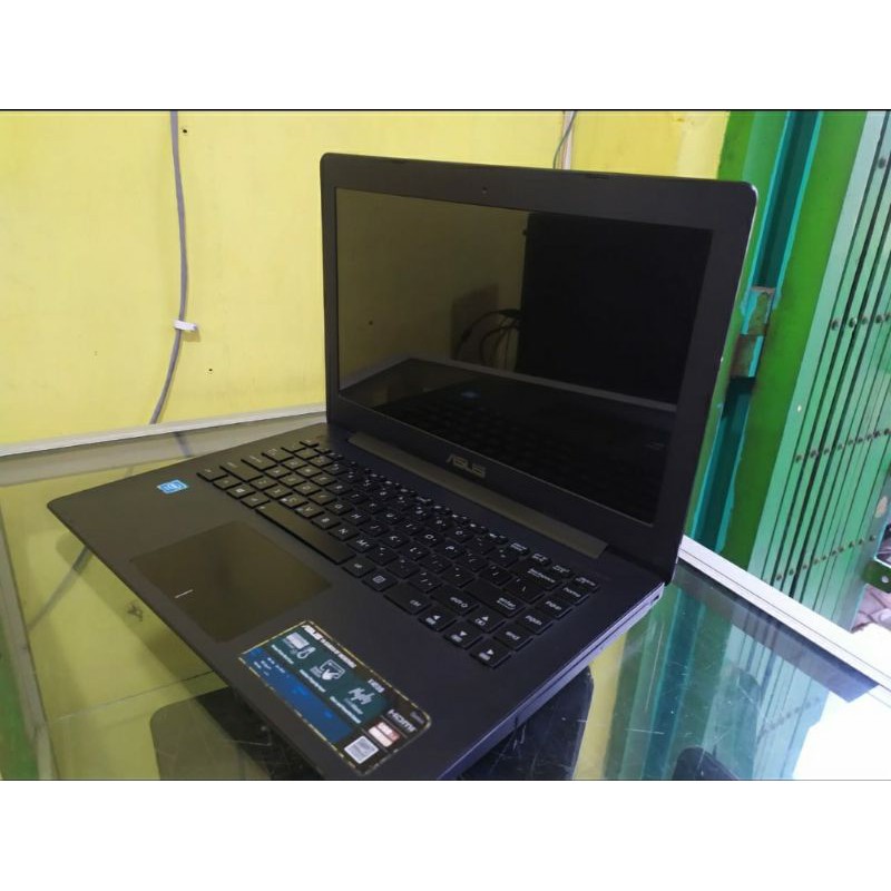 Laptop daring online mantap Asus x453m ram 4gb quacdore wow