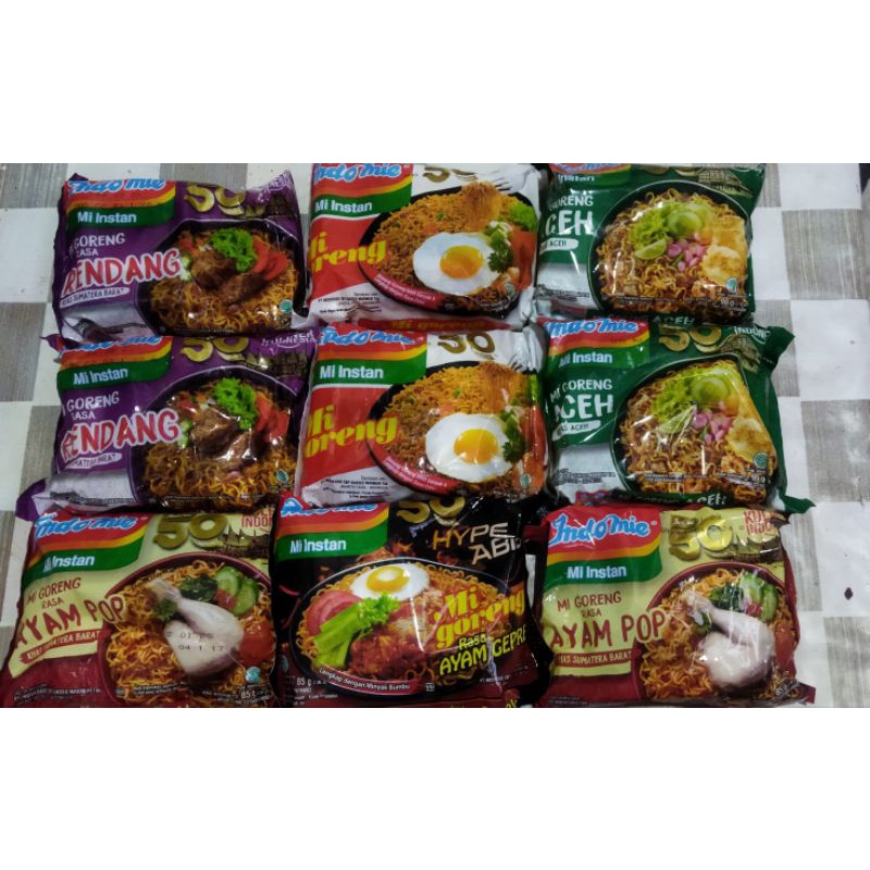 

indomie goreng kuah mie instan/ Rendang , ayam pop, mie goreng , ayam geprek , indomie goreng aceh