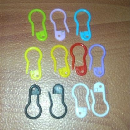 Peniti Bohlam Plastik