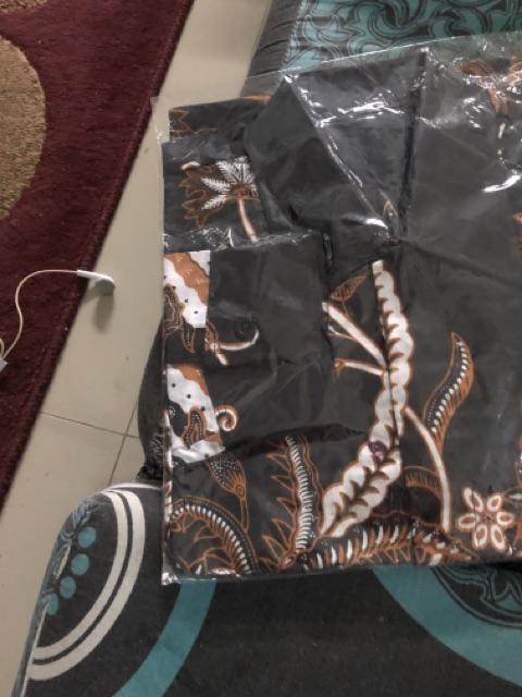 Kemeja Batik Lengan Panjang Hitam Manis