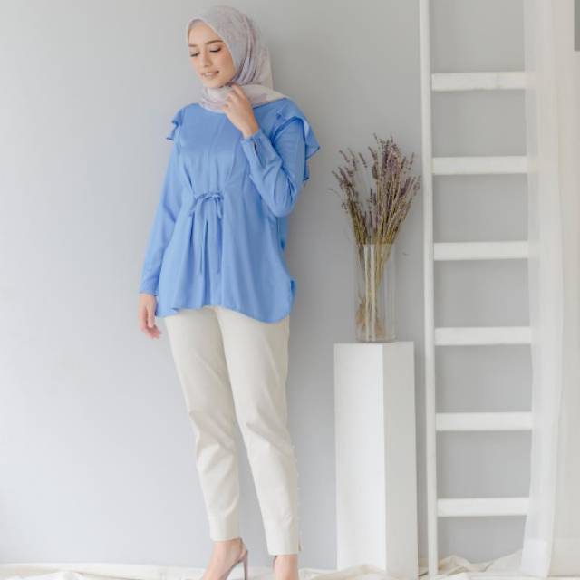 Emily Blouse Wearing Klamby