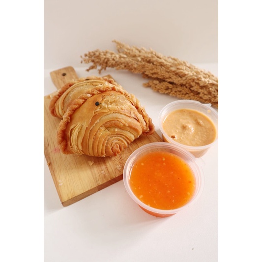 

Beli 5 Gratis 1 de'Pastella Pastel Pastry Beef Bulgogi isi 5 Pcs