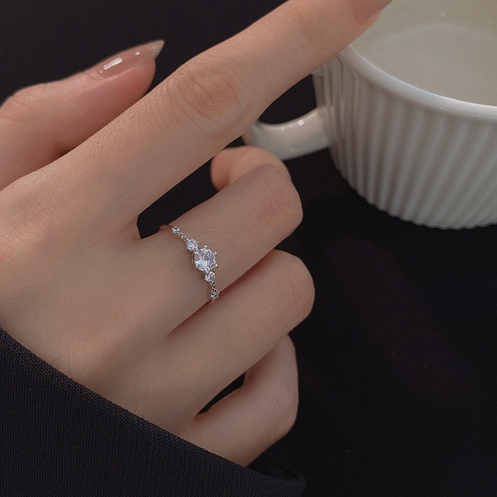 Cincin Kristal Berlian Bahan S925 Silver Titanium Steel Untuk Wanita