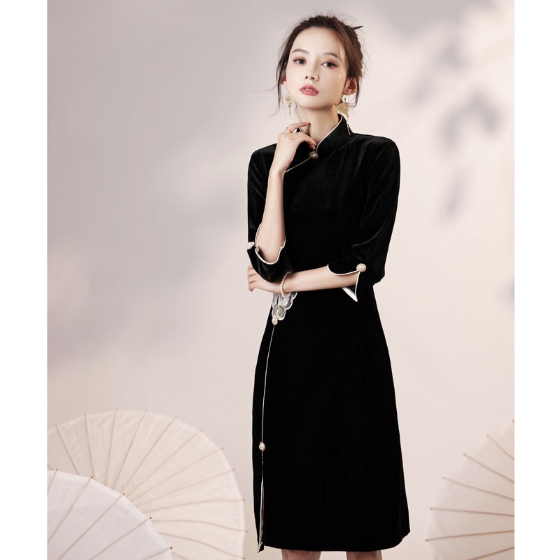 Golden velvet cheongsam 2022 new spring youth Black Retro improved short Chinese style dress for wom