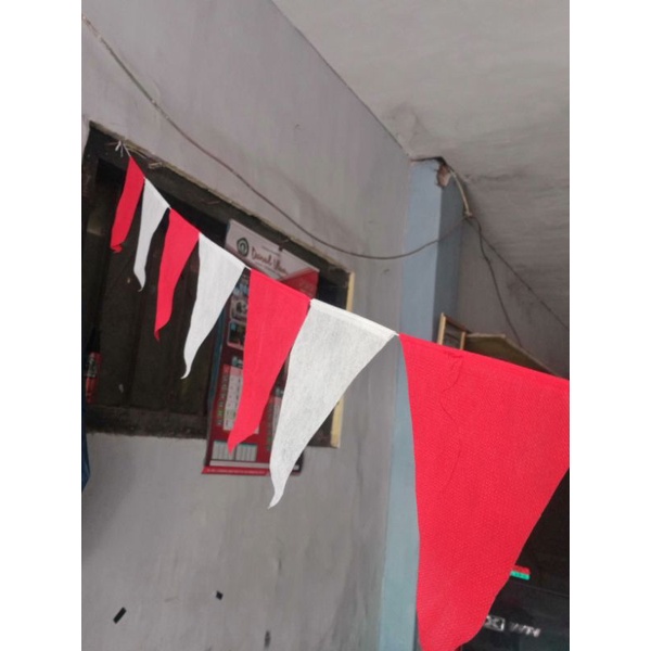 BENDERA SEGITIGA MERAH PUTIH - UMBUL UMBUL SEGITIGA MERAH PUTIH REAL PICT