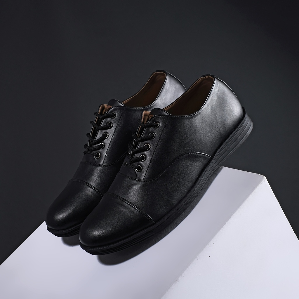 OXFORD UNITE ORIGINAL x MONDAY Sepatu Formal Full Hitam Tali Pria Pantofel Kerja Kantor Dinas Resmi Guru Kantoran Pesta Pernikahan Kondangan Nikah Undangan Wedding Kuliah Modern Shoes Casual Derby Semi Kulit Premium Footwear Keren Terbaru Branded Kekinian