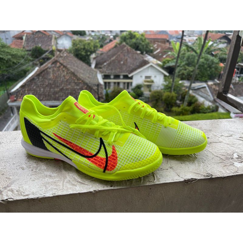 Sepatu Futsal Nike Mercurial Vapor 14 Yellow Volt