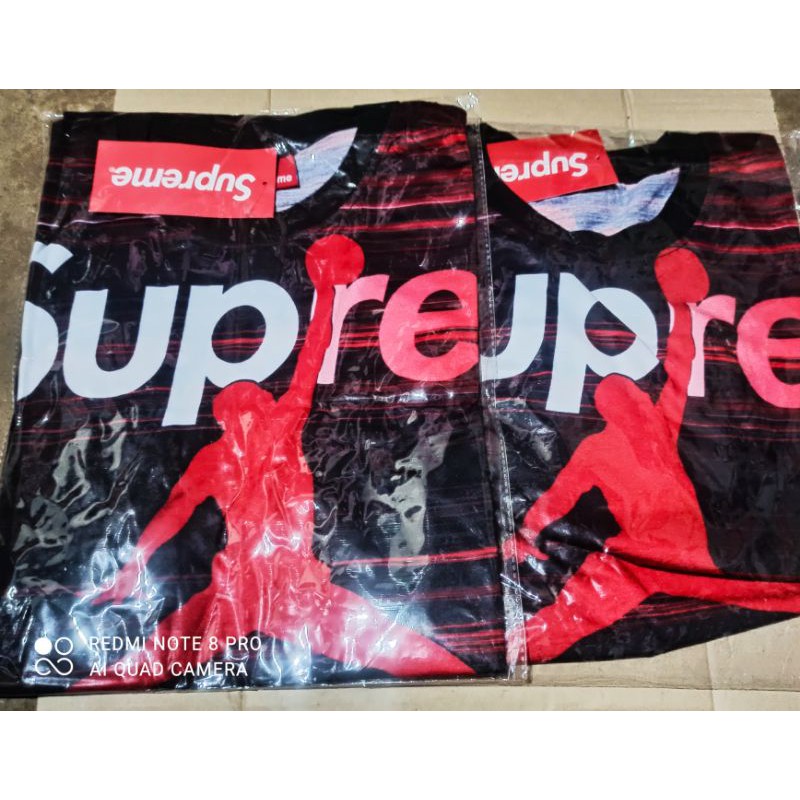 kaos Supreme bola basket merah