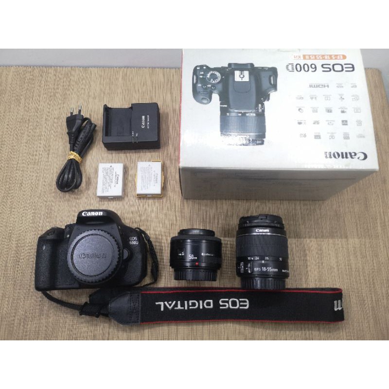 Kamera DSLR CANON EOS 600D layar sudah flip SC baru 15ribu an