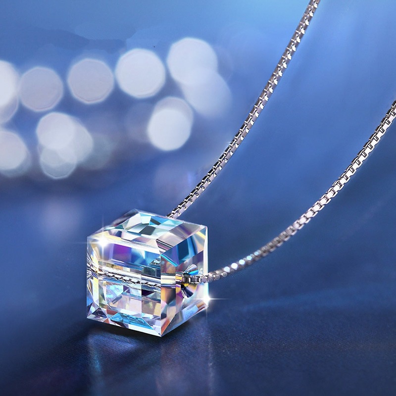 [Ready Stock]Fashion Personality Square Crystal Pendant Necklace Pendant