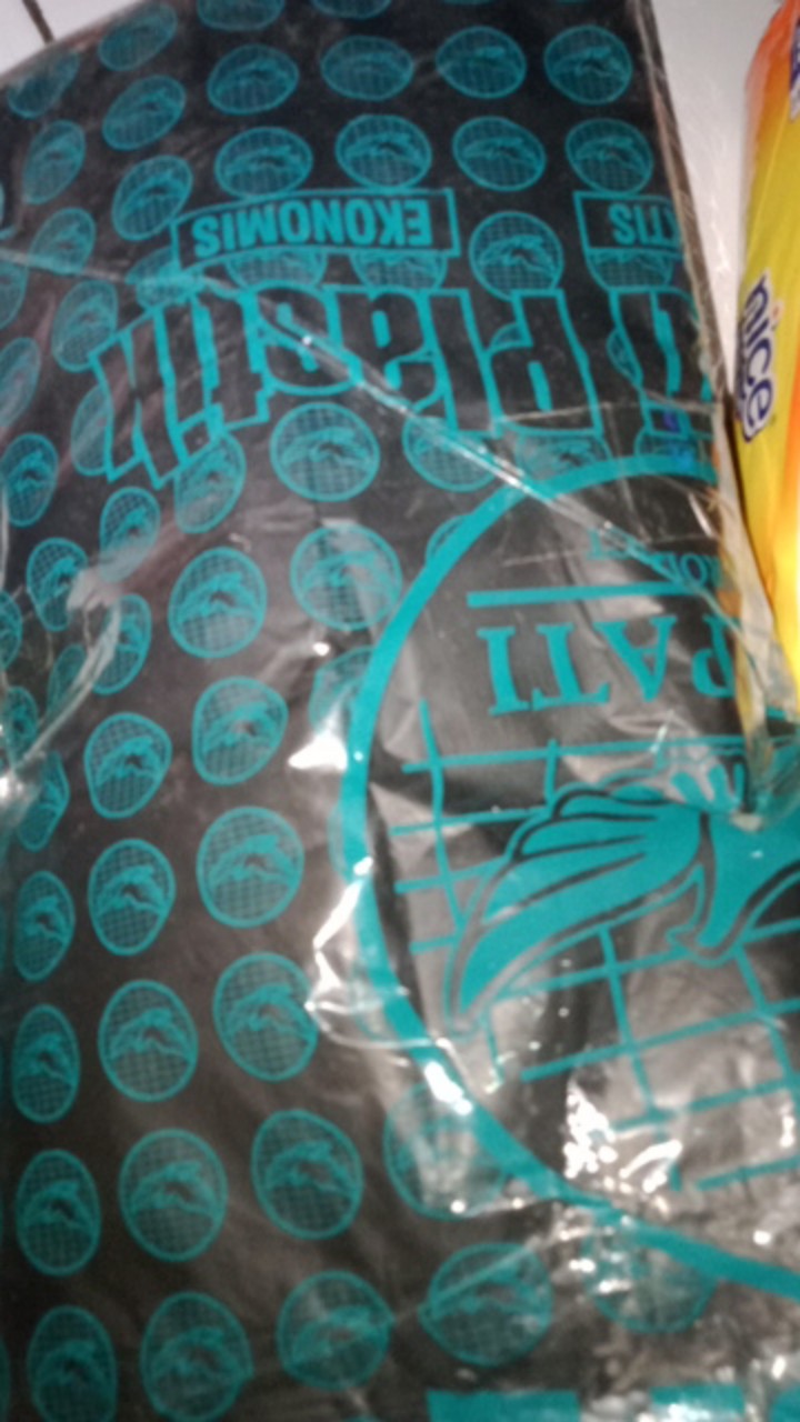 Diskon Nih!!! Promo - Plastik Kresek Hitam Merk Yopi Uk Tanggung ( 21 )