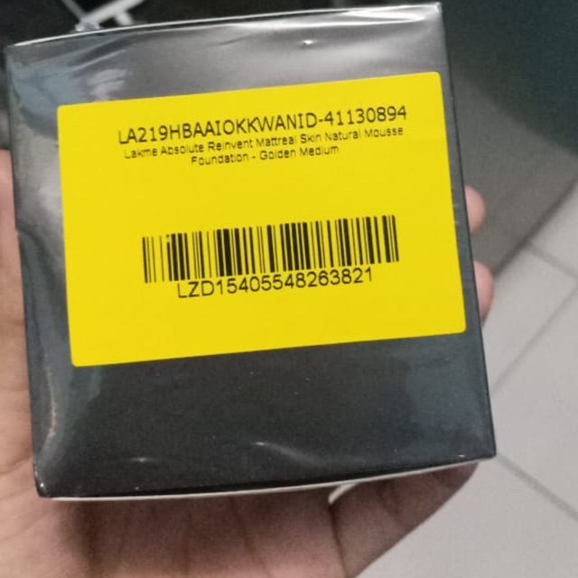 Lakme Absolute Foundation