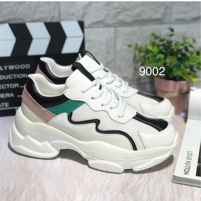 sneakers 9002c size 36,37 tinggi 5cm wanita import realpict