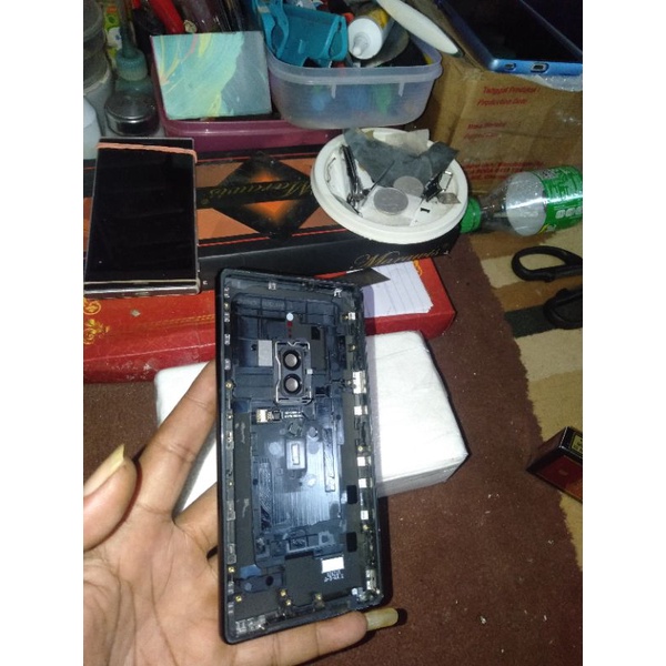 backdoor set frame sony xz2 premium  original copotan