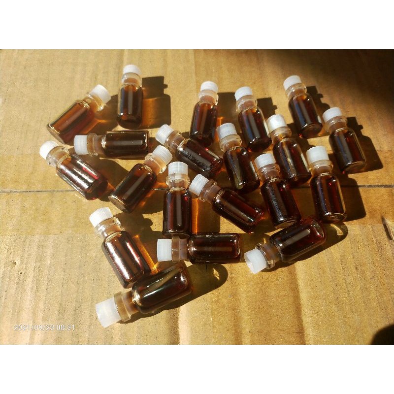 Minyak gaharu minyak harum asli gaharu 2ml