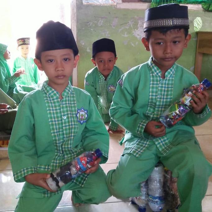 Best Seller] Kursi Ecobrick Ramah Lingkungan Super (600 Ml,2 Kg)