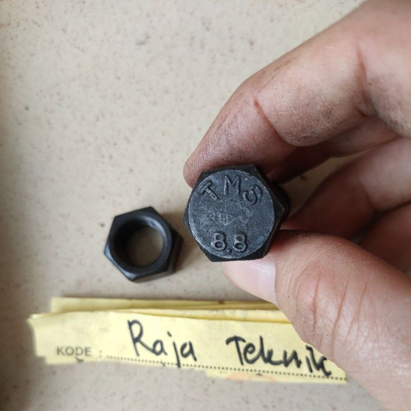 baut mur baja m12x30 drat halus 1.25 8.8 kunci 17 / baut mur baja drat halus m12x30 8.8 / baut mur b