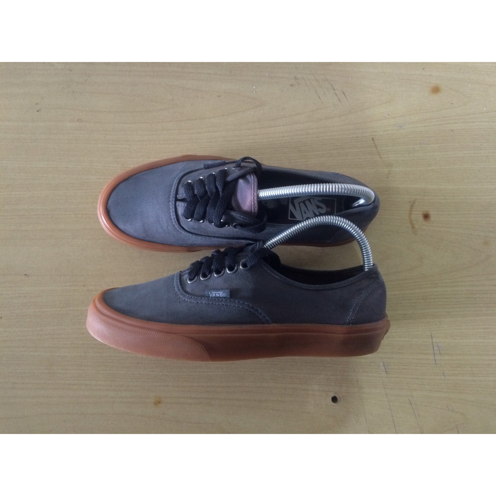 sepatu cowok cewek Vans Authentic original black gum hitam coklat size 7 second seken sekon bekas