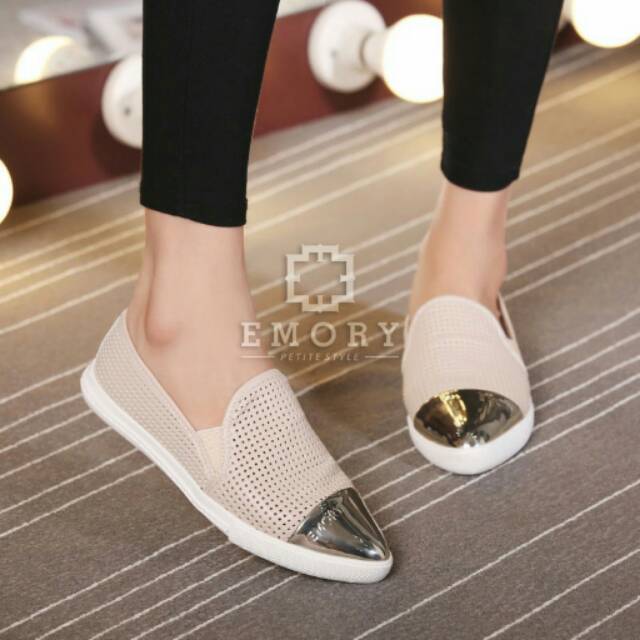 Sepatu Emory Thuraya Flat