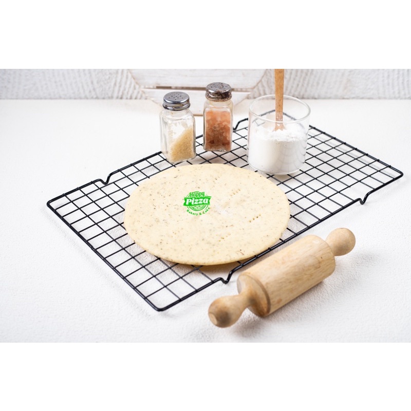 

Italian thin crust Base Pizza UK loyang 28 CM / dough pizza Roti Pizza