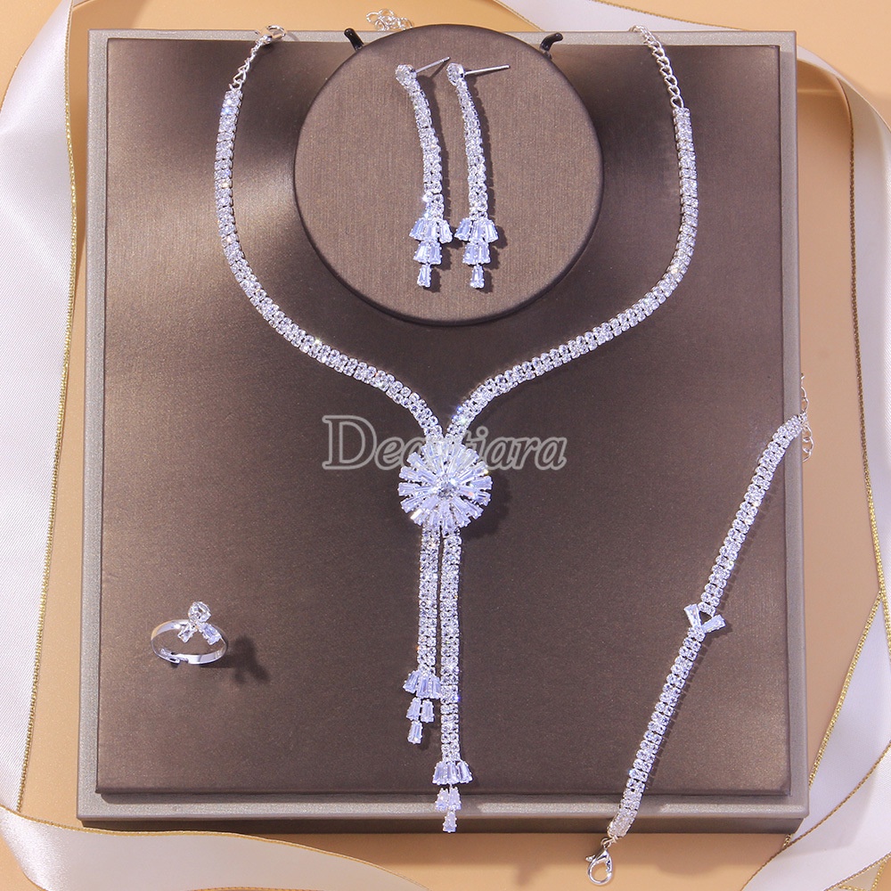 4pcs / Set Kalung Rantai + Anting Tusuk Gaya Eropa / Amerika Motif Bunga Aksen Zircon Untuk Perhiasan Wanita