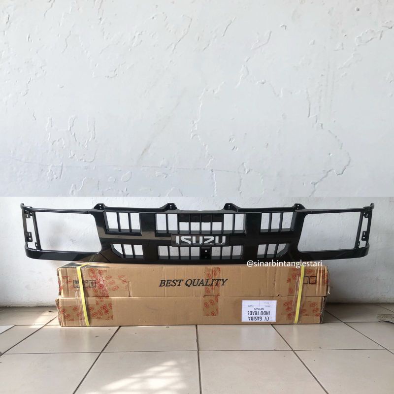 Grill Depan Isuzu Panther (Pick Up) Hitam tahun 2010